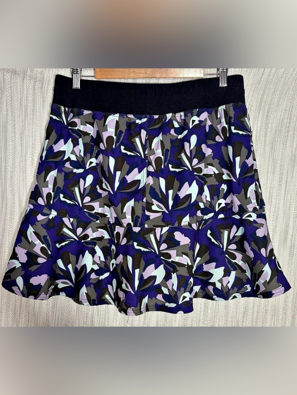 Title nine  Floral Mini Skort in Purple & Black Like New